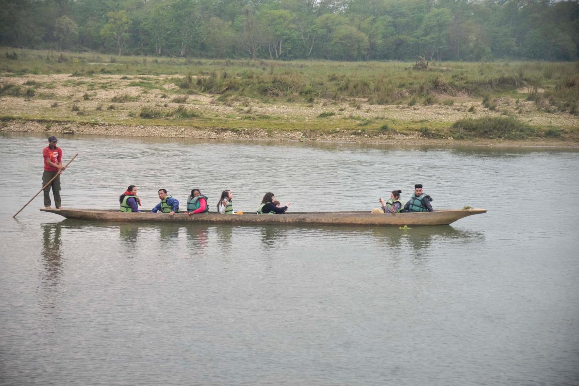 Greenland Safari, Sauraha Buitenkant foto