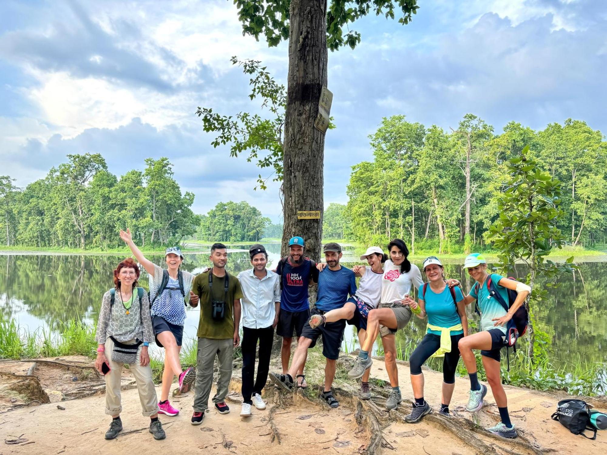 Greenland Safari, Sauraha Buitenkant foto